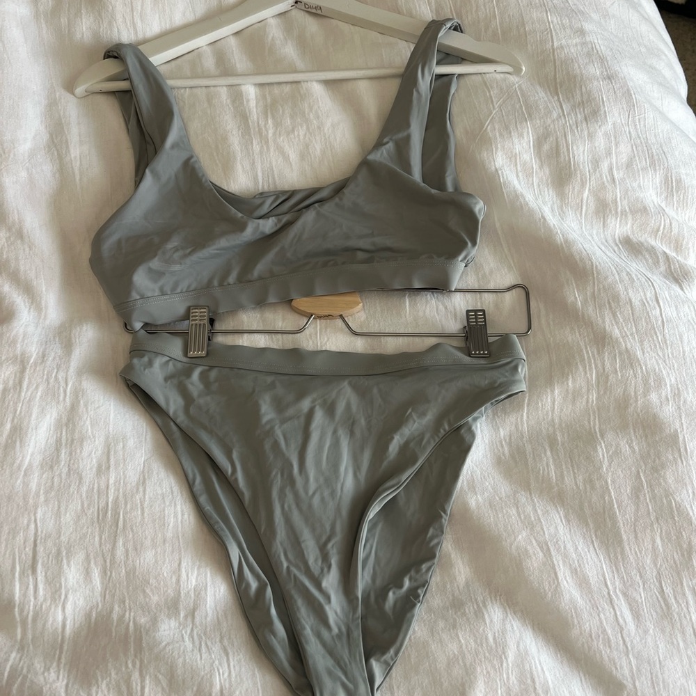 Dippin daisy’s  bikini